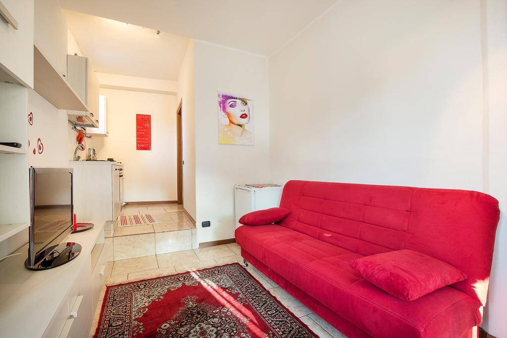 コモCasa Il Porticciolo Cernobbio Houseアパートメント エクステリア 写真